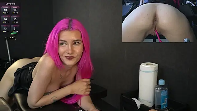 ClaraStylezZ online show from 5, 1, 2025