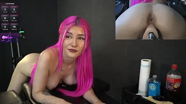 ClaraStylezZ online show from 10, 1, 2025