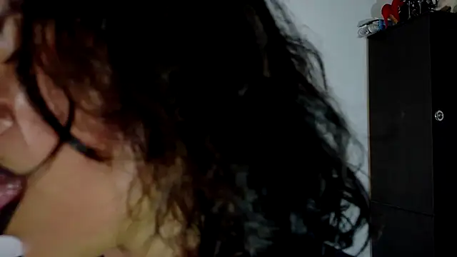 Snapshot of fantasty_nylon chatting on 4, 2, 2026 fantasty nylon online show from 4, 2, 2026