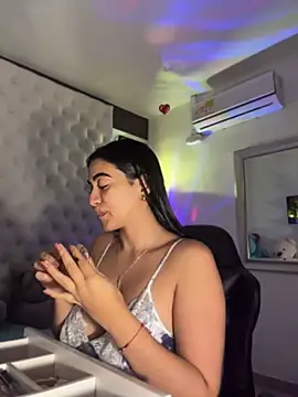 Snapshot of ZarahEvans chatting on 2, 7, 2026 ZarahEvans online show from 2, 7, 2026