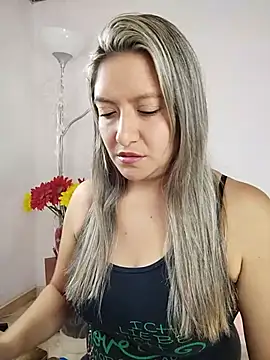 valeriahunter1 online show from 25, 6, 2026