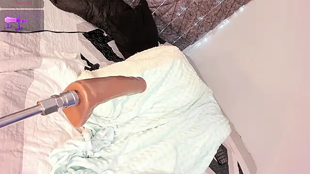 Hilary Smile  online show from 25, 12, 2024