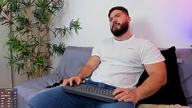SebastianVilla  online show from 30, 7, 2026