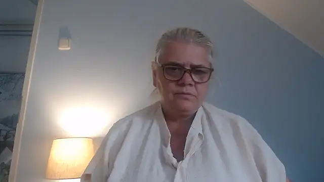 hotladymoon online show from 25, 7, 2026