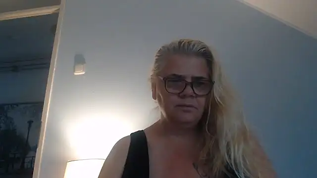 hotladymoon online show from 26, 7, 2026