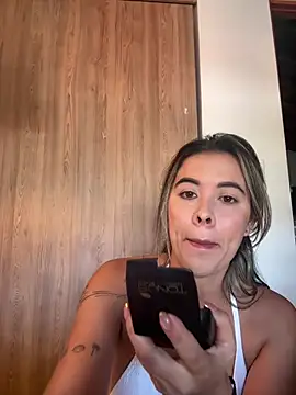 Emilia Bakerr online show from 17, 7, 2026