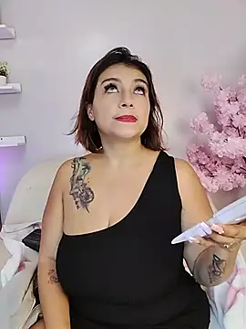 Snapshot of MrsFoucher chatting on 13, 7, 2026 MrsFoucher online show from 13, 7, 2026