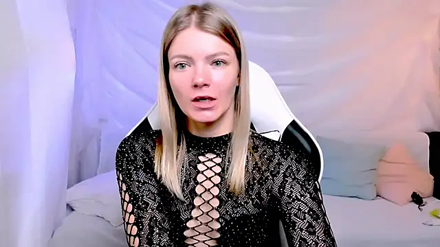 Snapshot of Lily_Daviss chatting on 24, 11, 2025 Lily Daviss online show from 24, 11, 2025