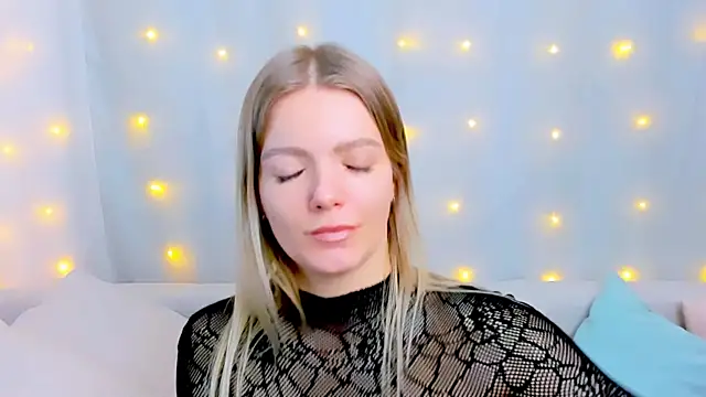 Snapshot of Lily_Daviss chatting on 8, 1, 2026 Lily Daviss online show from 8, 1, 2026