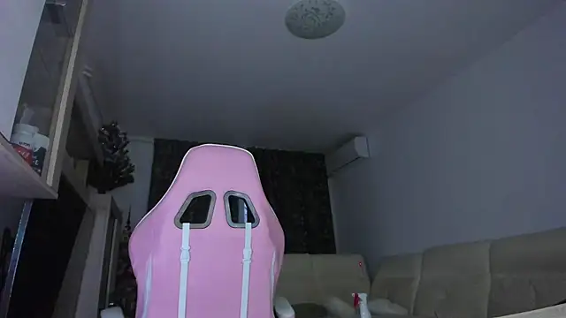 KaylaLaine online show from 27, 1, 2025