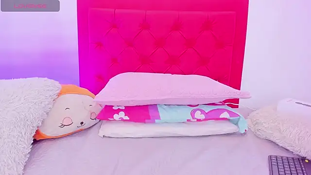 Sofia Girl  online show from 5, 3, 2025