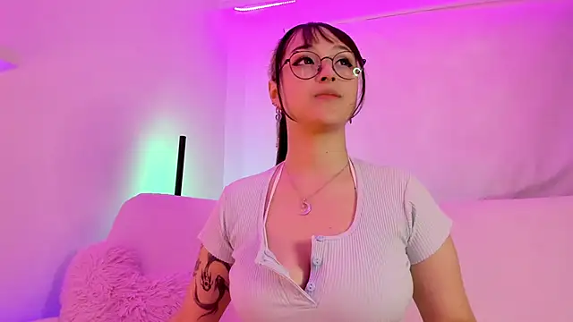 Gloomydoll online show from 11, 9, 2025