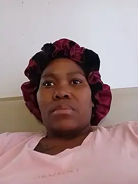 Snapshot of Real1SweetQueen chatting on 3, 7, 2026 Real1SweetQueen online show from 3, 7, 2026