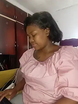 Snapshot of Real1SweetQueen chatting on 18, 7, 2026 Real1SweetQueen online show from 18, 7, 2026