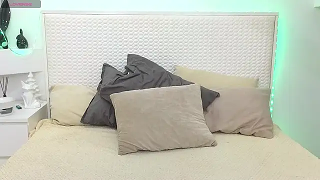 Eva Rogers  online show from 11, 12, 2024