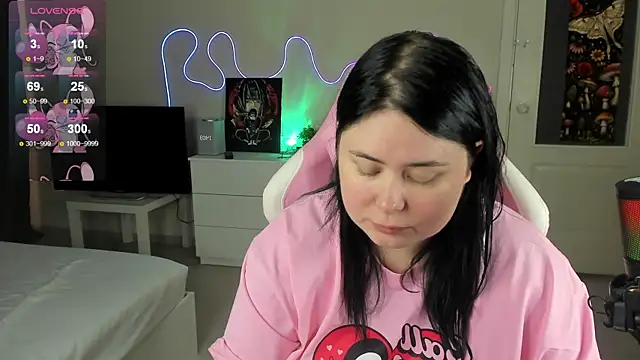 Akemi BBW online show from 9, 8, 2026