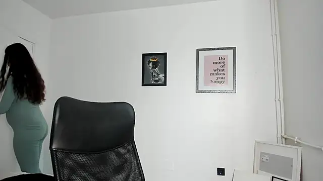 PortraitMarie online show from 9, 12, 2024