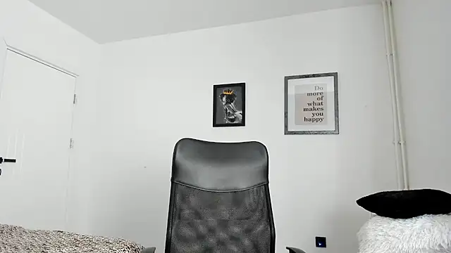 PortraitMarie online show from 15, 12, 2024