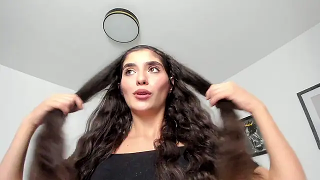 PortraitMarie online show from 1, 2, 2025