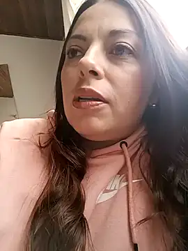 Snapshot of seherlatin chatting on 4, 2, 2025 seherlatin online show from 4, 2, 2025