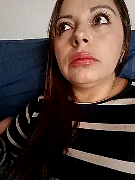 Snapshot of seherlatin chatting on 18, 10, 2025 seherlatin online show from 18, 10, 2025