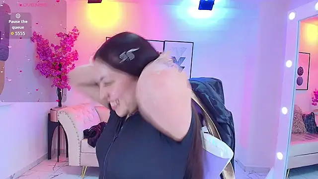 Isa reel online show from 4, 11, 2025