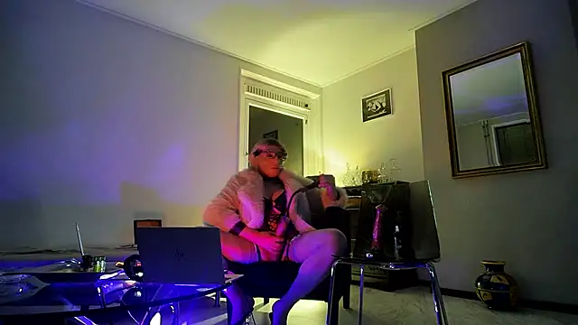 CharlotteVixxens online show from 12, 11, 2025