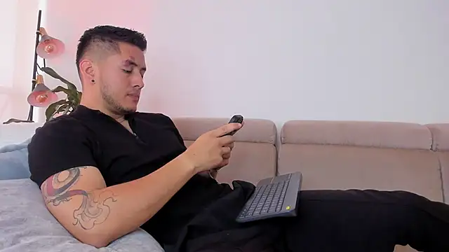 Snapshot of Chriskyle_ chatting on 4, 12, 2024 Chriskyle  online show from 4, 12, 2024