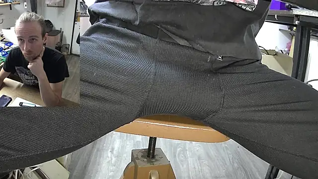 Snapshot of Happy_Michal chatting on 12, 12, 2024 Happy Michal online show from 12, 12, 2024