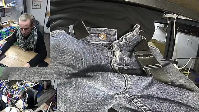 Snapshot of Happy_Michal chatting on 2, 1, 2025 Happy Michal online show from 2, 1, 2025