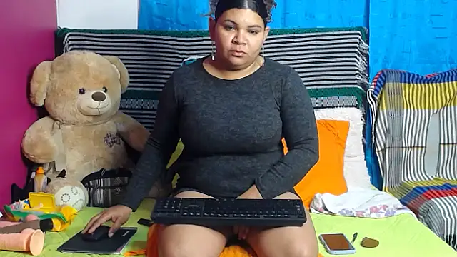 Snapshot of karolhot916 chatting on 13, 2, 2025 karolhot916 online show from 13, 2, 2025