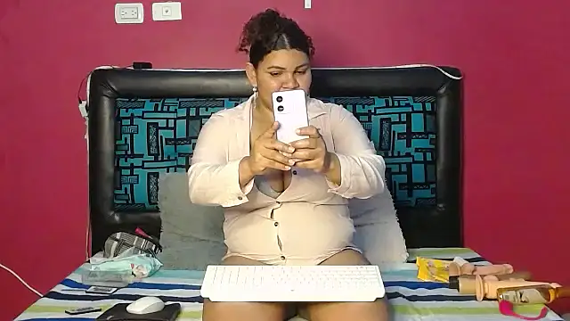 Snapshot of karolhot916 chatting on 23, 10, 2025 karolhot916 online show from 23, 10, 2025