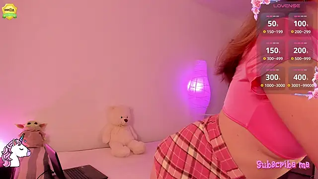 Snapshot of EvaUniporn chatting on 8, 9, 2025 EvaUniporn online show from 8, 9, 2025