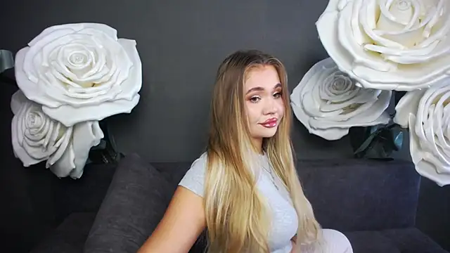 StacyYellig online show from 8, 9, 2025