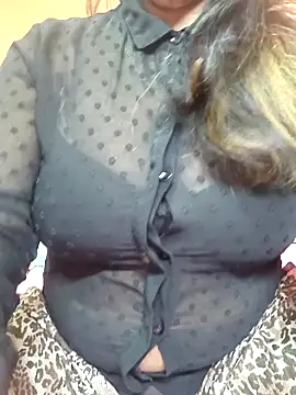 Snapshot of CUTE_SOPHIA- chatting on 8, 3, 2025 CUTE SOPHIA- online show from 8, 3, 2025