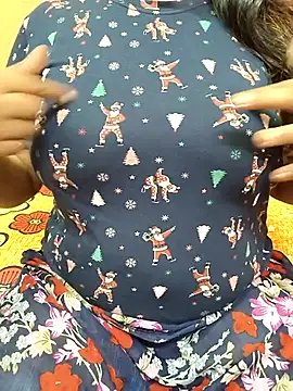 Snapshot of CUTE_SOPHIA- chatting on 10, 10, 2025 CUTE SOPHIA- online show from 10, 10, 2025