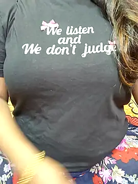 Snapshot of CUTE_SOPHIA- chatting on 12, 10, 2025 CUTE SOPHIA- online show from 12, 10, 2025