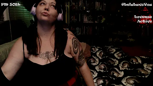 Snapshot of LeluLuvsYou chatting on 11, 12, 2024 LeluLuvsYou online show from 11, 12, 2024