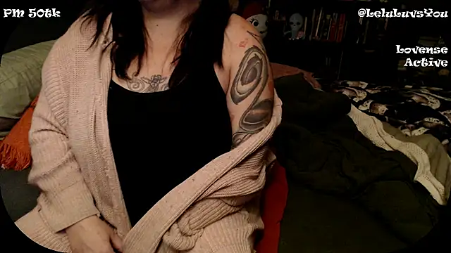 Snapshot of LeluLuvsYou chatting on 13, 12, 2024 LeluLuvsYou online show from 13, 12, 2024