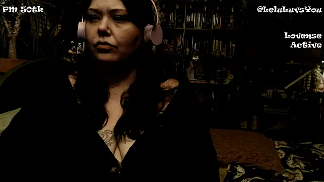 Snapshot of LeluLuvsYou chatting on 5, 1, 2025 LeluLuvsYou online show from 5, 1, 2025