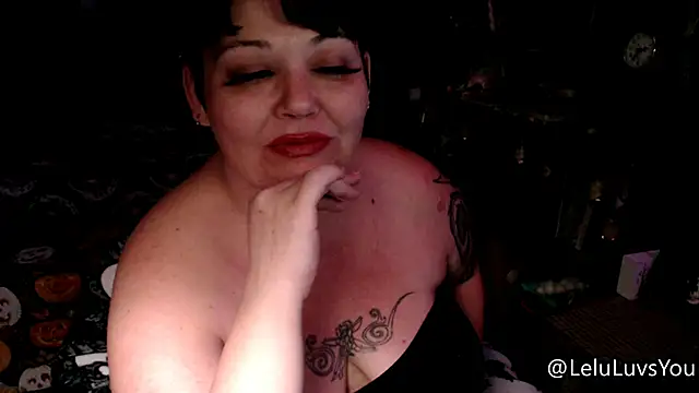 Snapshot of LeluLuvsYou chatting on 30, 10, 2025 LeluLuvsYou online show from 30, 10, 2025