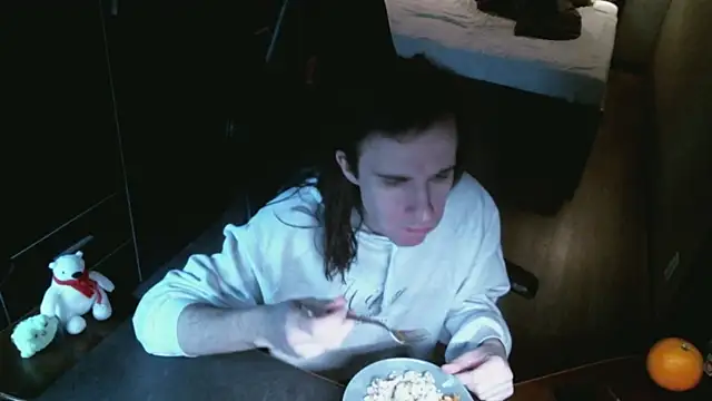 izilizi 23 online show from 5, 12, 2024