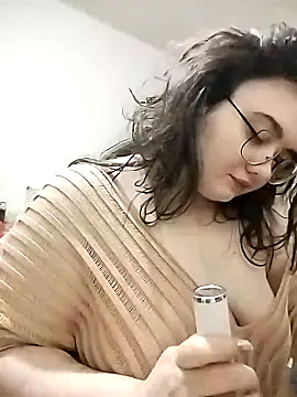 Snapshot of DenisHailey chatting on 5, 1, 2025 DenisHailey online show from 5, 1, 2025