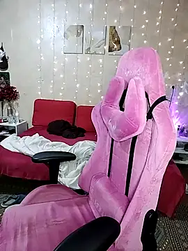 Snapshot of DenisHailey chatting on 28, 9, 2025 DenisHailey online show from 28, 9, 2025