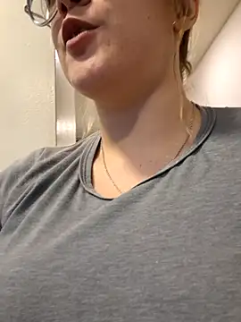 NaomiShimizu online show from 15, 3, 2026