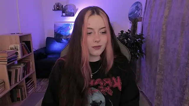 CoralineKeyns online show from 4, 7, 2026