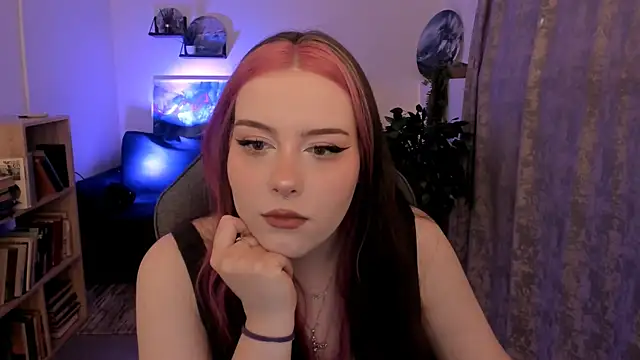 CoralineKeyns online show from 10, 7, 2026