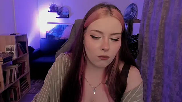 CoralineKeyns online show from 22, 7, 2026