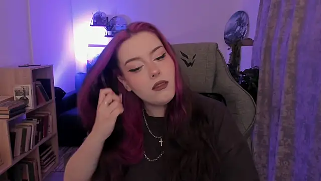 CoralineKeyns online show from 24, 7, 2026