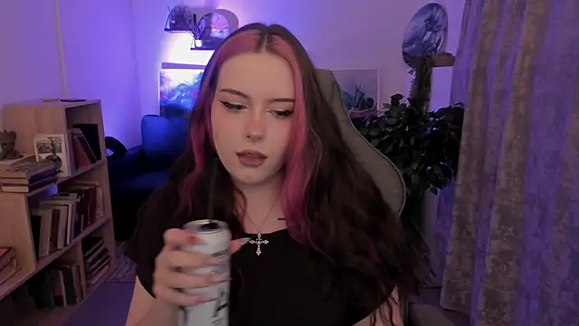 CoralineKeyns online show from 31, 7, 2026